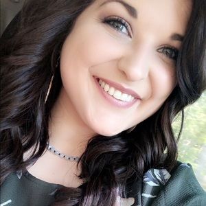 Meet your Posher, Katelyn